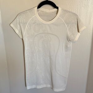 lululemon RARE Swiftly Women's Lace Printed Top